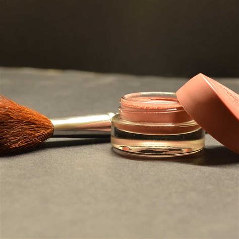 choose compact powder   skin types