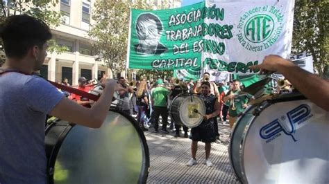 Protestas en Córdoba por la llegada de Javier Milei ATE y la CTA