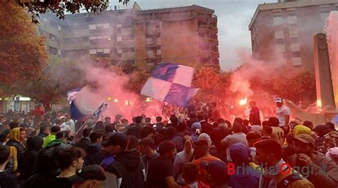 Il Ritorno In Serie C Esplosione Di Gioia In Piazza Cairoli Video