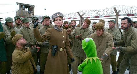 'Muppets Most Wanted': Kermit and Co. Talk Weddings, Walter and the ...