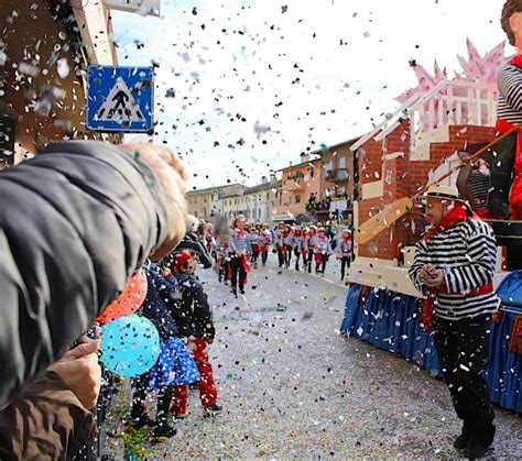 Più colorato che mai dopo due anni di stop torna il Carnevale di