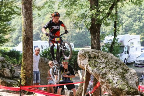 Photos Spectaculaire Le Biketrial A Fait Son Retour La Tour De S Ay