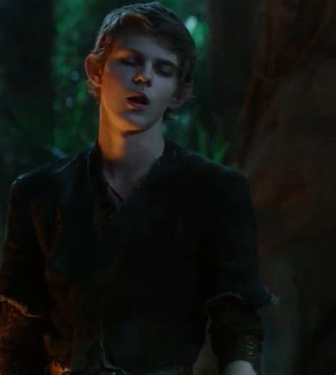 Pin By Lucy Flood On Robbie Kay Peter Pan Ouat Robbie Kay