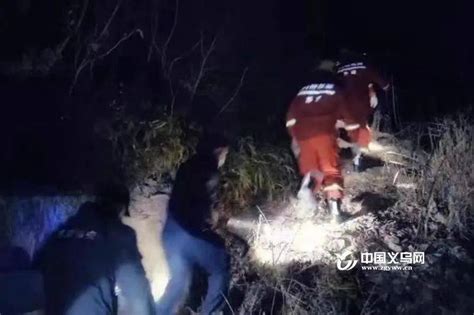 苏溪三人进山游玩被困 多方力量深夜6小时搜山救援李晨波