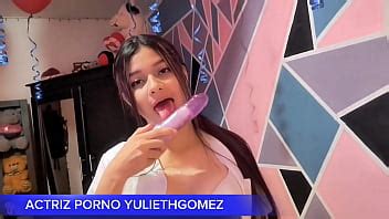 NAUGHTY GIRL CAME TO PROVOKE ME WITH A SHORT DRESS WITHOUT PANTIES MOVED HER ASS ON THE STICK