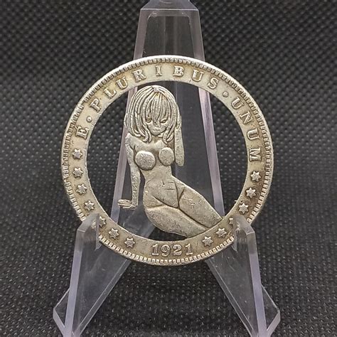 Hobo Cut Coin Sexy Anime Girl Nude Pose Hentai Woman Manga Cosplay