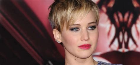 FBI Apple Trying To Find Source Of Nude Celebrity Photo Leaks