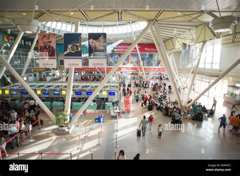 Olbia Airport Fotos Und Bildmaterial In Hoher Aufl Sung Alamy