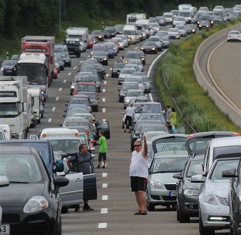 Verkehrsexperte Im Stau Entsteht Eine Art Wir Gef Hl Welt