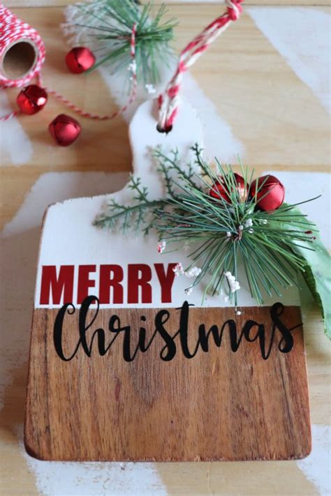 How to Make Holiday Cutting Board Signs » Homemade Heather