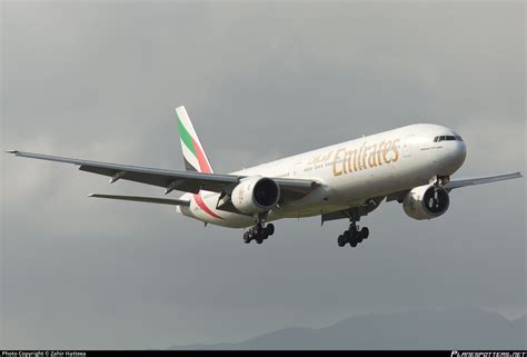 A Emw Emirates Boeing H Photo By Zahir Hatteea Id