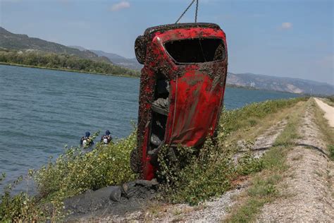 D Couvrez Les Paves De Voitures Anciennes Rep R Es Une Plong E Dans