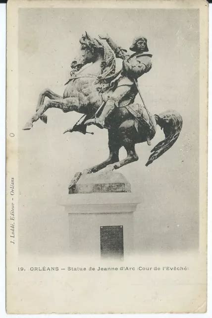 CPA 45 ORLEANS Statue de Jeanne D Arc cour de l évéché EUR 5 00