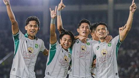 Aji Santoso Siapkan Rencana Baru Lini Serang Persebaya Surabaya Kontra