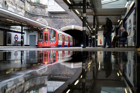 Sloane Square Station - London Photography - Tubemapper