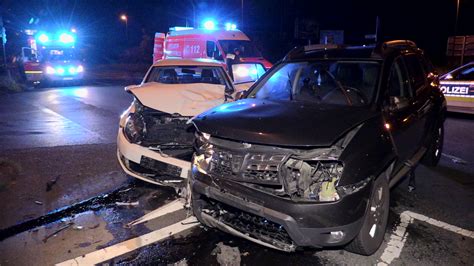 28 08 2017 Düsseldorf Garath Schwerer Unfall in Kreuzung forderte