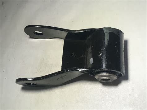 1999 2013 SILVERADO SIERRA 1500 REAR LEAF SPRING SHACKLE NEW GM