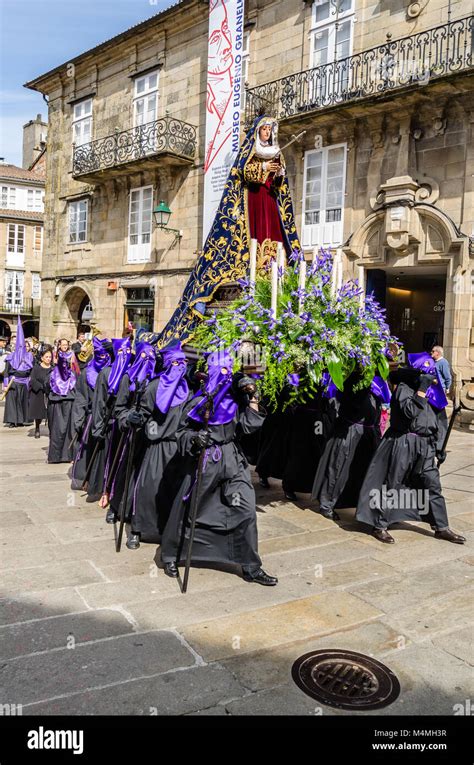 SANTIAGO DE COMPOSTELA Spanien 3 APRIL 2015 Traditionelle