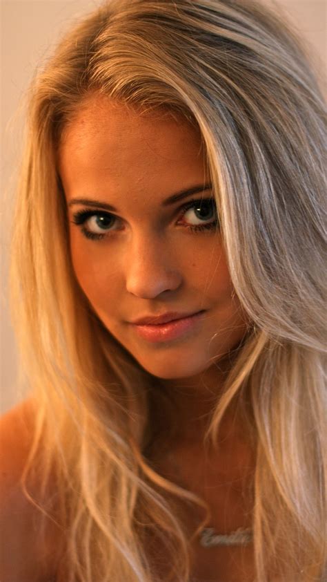 Emilie Nereng Mobile Wallpaper Beauty Gorgeous Blonde Blonde