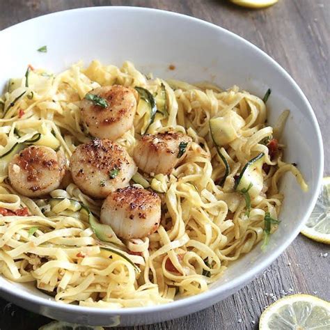 Linguine With Scallops Recipe Recipes Italian Recipes Scallop Recipes