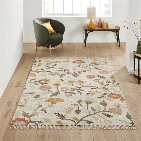 Un Tapis Fleuri Dans La Maison Joli Place