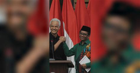 Foto Diumumkan Langsung Oleh Megawati Senyum Mahfud Md Pecah Saat