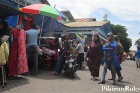 Pedagang Pasar Klewer Tak Sabar Tunggu Pasar Darurat