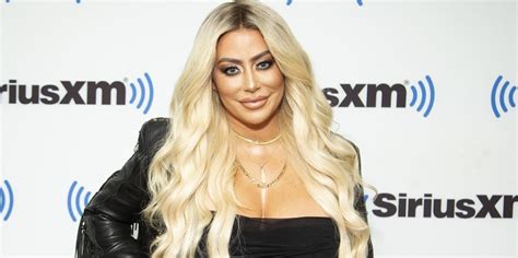 Aubrey Oday Says Shes Making Art After Photoshop Accusations