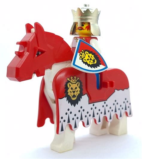 Lego Vintage Castle Royal Knights Cas King Minifigure W Barding