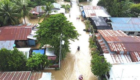 Over 1000 Families Flee Davao Del Norte Floods The Manila Times