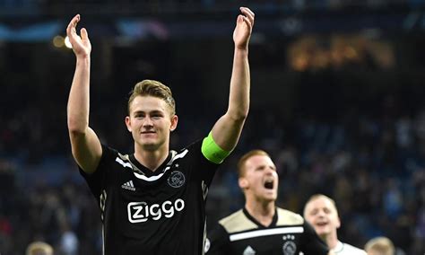 Il Barcellona Stringe Per De Ligt Sacrifica Umtiti Per Battere Juve E