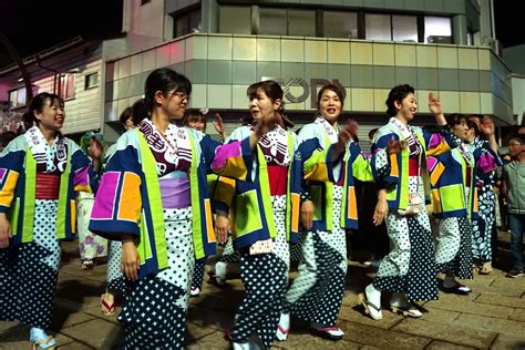 新元号 徹夜で祝う郡上おどり 写真速報② 踊り流し編 団塊のブログ こだわりの「物」がたり