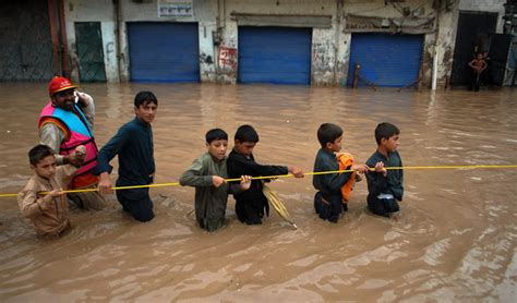 Heavy Rain Thunderstorm Expected In Karachi Today