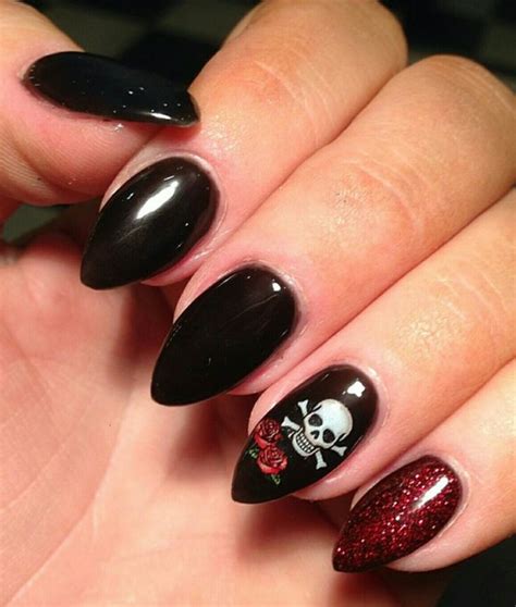 Pin By Dianita Gordillo On Nails Skull Nails Skull Nail Art Nails