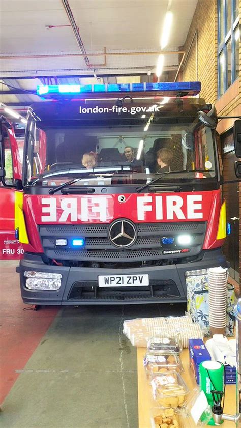 London Fire Brigade Mercedes Atego Fru Peter Murch Flickr