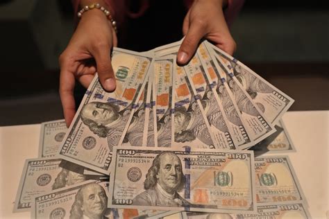 Rupiah Dibuka Melemah Rp15 640 Selagi Indeks Dolar AS Melempem