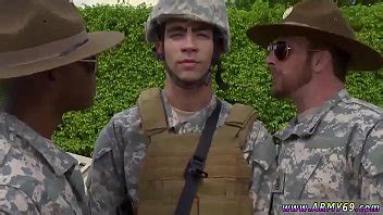 Desnudo ejército gay mans polla xxx Explosiones fracaso y castigo XVIDEOS