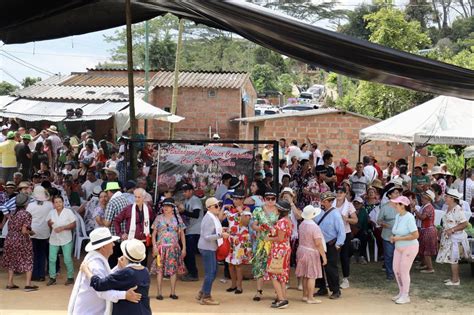 ALTOS DE MANTILLA VIBRÓ CON EL FESTIVAL DE MÚSICA CAMPESINA