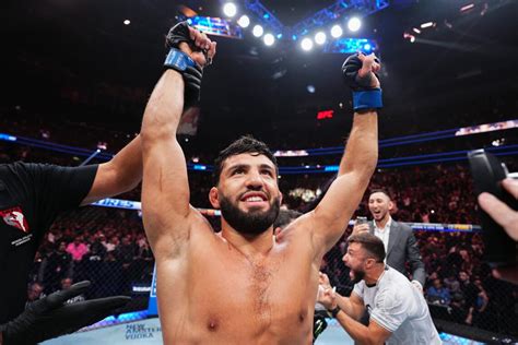 What A Vulnerable Position That Is Ufc Legend Warns Arman