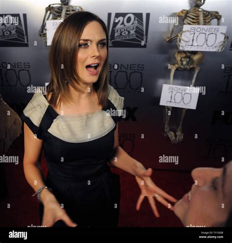 Emily Deschanel Who Portrays Dr Temperance Bones Brennan In The