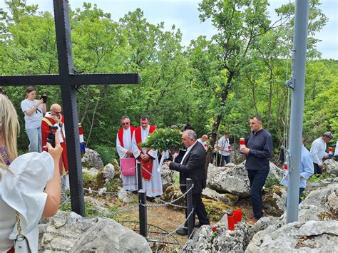 Održana komemoracija za žrtve Markovića jame Partizanski zlikovci