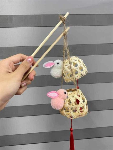 Đèn lồng tai thỏ đang là món đồ chơi hot nhất dịp lễ Trung thu có gì mà gây sốt đến vậy