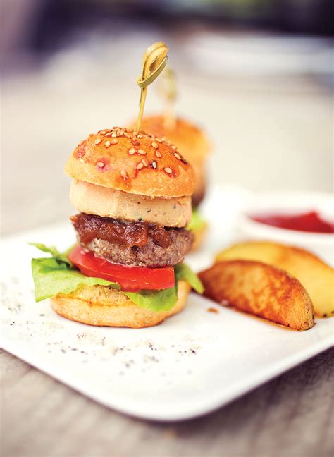 Exquis Mini Burger Au Foie Gras Mi Cuit Des Landes