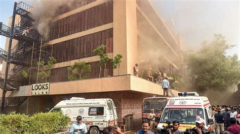 Up 4 Killed As Massive Fire Breaks Out At Hotel In Lucknow Cm Yogi