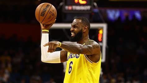 Lebron James hace historia rompe increíble récord de anotación en la