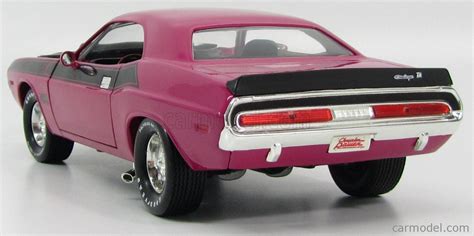 Ertl 32915 Scale 1 18 Dodge Challenger T A 340 Six Pak 1970 Violet Black