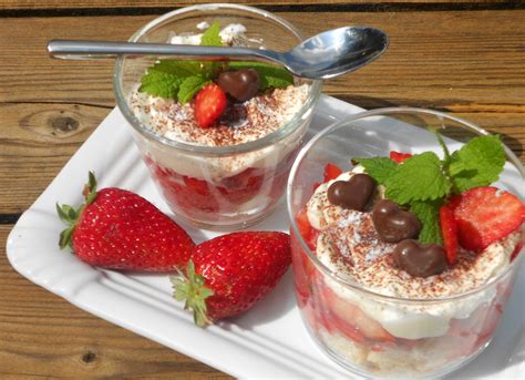 Schnelles Erdbeer Tiramisu Sommerliches Dessert