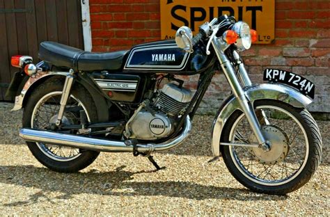 Classic 1974 Yamaha RS 125 E Cafe Racer - Yamaha Old Bikes List