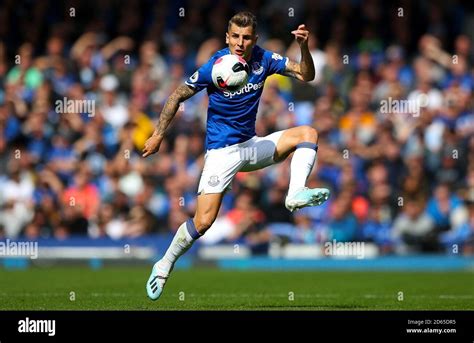 Everton's Lucas Digne Stock Photo - Alamy