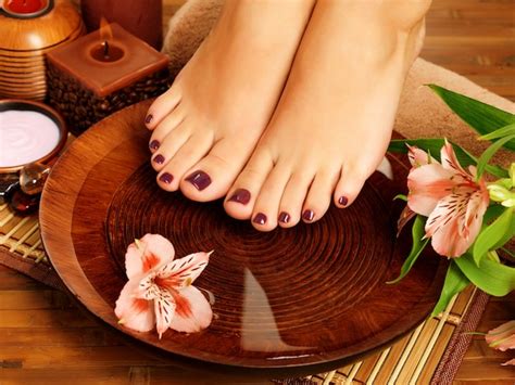 Free Photo Closeup Photo Of A Female Feet At Spa Salon On Pedicure